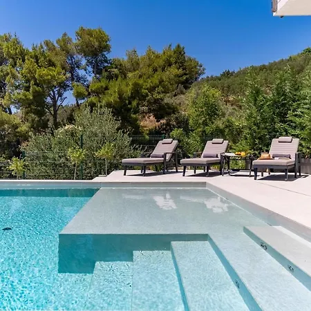 Villa New! Seaview Aba With 38sqm Heated Infinity Pool, 4 Bedrooms, Media Room, 150m From Sea