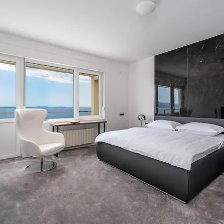 New! Seaview Aba With 38sqm Heated Infinity Pool, 4 Bedrooms, Media Room, 150m From Sea Villa Podstrana