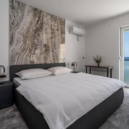 New! Seaview Aba With 38sqm Heated Infinity Pool, 4 Bedrooms, Media Room, 150m From Sea Villa Podstrana