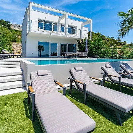 Villa New! Seaview Aba With 38sqm Heated Infinity Pool, 4 Bedrooms, Media Room, 150m From Sea Podstrana