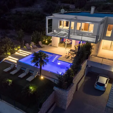 Villa New! Seaview Aba With 38sqm Heated Infinity Pool, 4 Bedrooms, Media Room, 150m From Sea