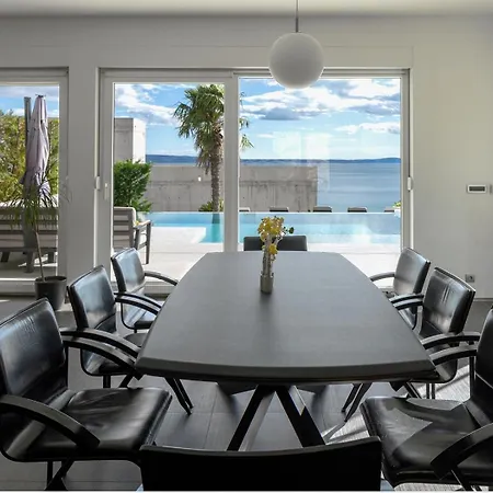 Villa New! Seaview Aba With 38sqm Heated Infinity Pool, 4 Bedrooms, Media Room, 150m From Sea Podstrana