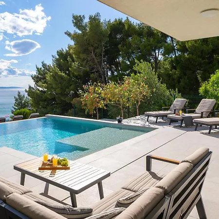New! Seaview Aba With 38sqm Heated Infinity Pool, 4 Bedrooms, Media Room, 150m From Sea Villa Podstrana